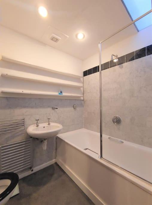 Stylish Apartment Near Carnaby Street, Sleeps 4. Londres Exterior foto
